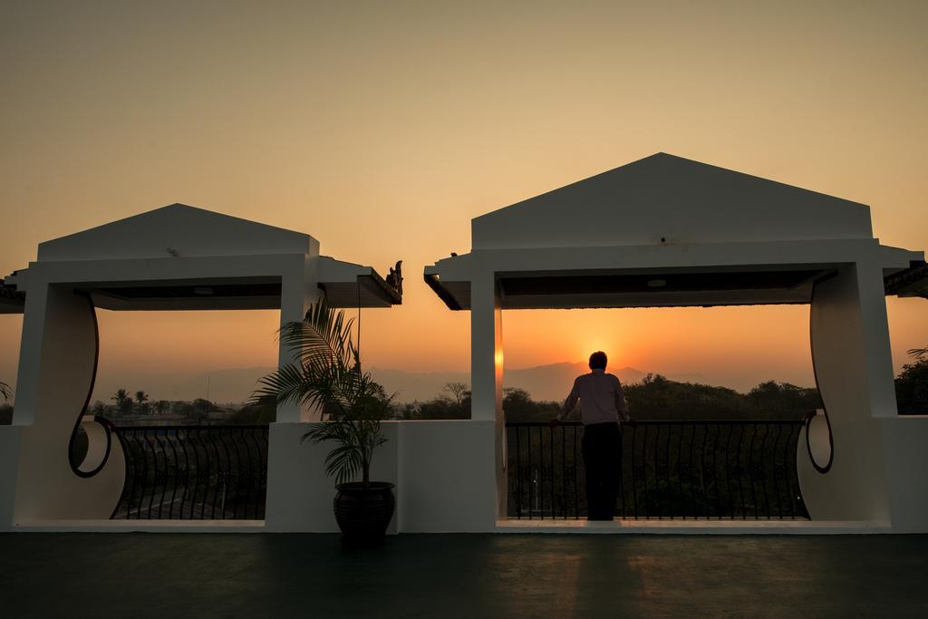 Yadanarpon Dynasty Hotel Mandalay Dış mekan fotoğraf
